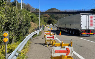 所長パト 中央自動車道上り線路肩規制（八王子多摩営業所）