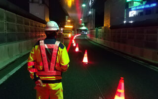 安全パト 首都高速道路・三ッ沢線上り線右A規制（港北営業所）