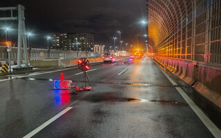 安全パト 阪神高速道路5号線下り線2/3追い越し規制（西宮営業所）