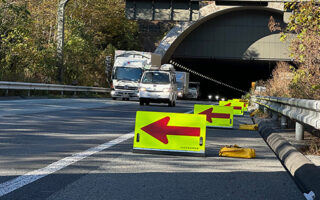 安全パト 圏央道内回り路肩規制（八王子多摩営業所）