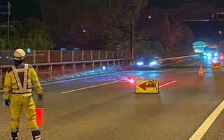 役員パト 中央自動車道上り線左2車線規制（大月営業所）