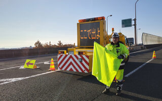 安全パト 新湘南バイパス下り線追越車線規制（横浜町田営業所）