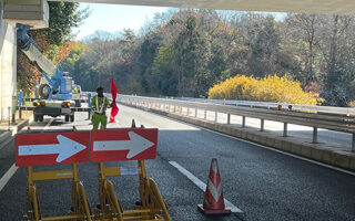 所長パト 六甲北有料道路上り線走行車線規制（神戸西営業所）