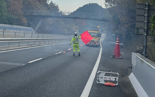 安全パト 阪神高速道路7号北神戸線下り線走行車線規制（西宮営業所）