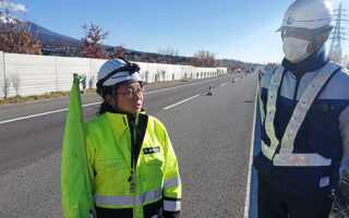 役員パト 上信越自動車道上り線追越車線規制（長野営業所）