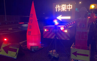 安全パト 中央自動車道下り線追越車線規制（八王子維持営業所）
