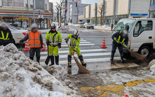 所長パト 国道　36号線上り線車線規制+除雪作業（札幌営業所）