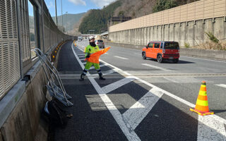 安全パト 中央自動車道下り線 ランプ+路肩規制（八王子多摩営業所）