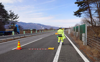 安全パト 中央自動車道上り線走行車線規制（松本営業所）