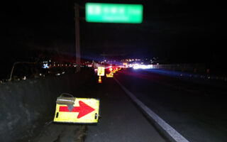 安全パト 中央自動車道下り線走行車線規制（八王子維持営業所）