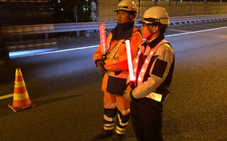 安全パト 中央自動車道下り線追越車線規制（八王子維持営業所）