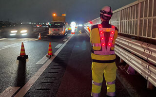 安全パト 名神高速道路下り線走行車線規制（名古屋営業所）