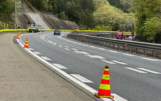 安全パト 中央自動車道上り線路肩規制（八王子維持営業所）