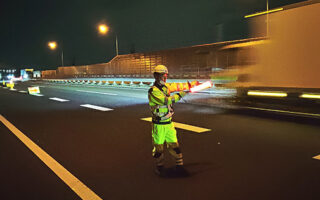 安全パト 名神高速道路上り線走行車線規制（名古屋西営業所）