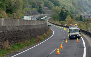 設置パト 中央自動車道下り線走行車線規制（大月営業所）