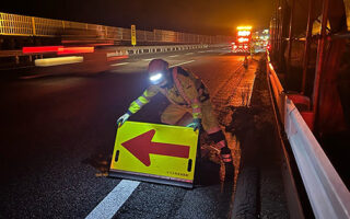 安全パト 中央自動車道下り線追越車線規制（八王子維持営業所）