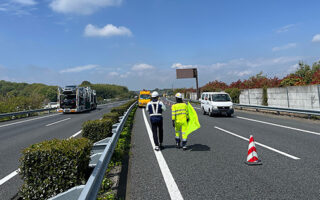 役員パト 北関東自動車道路下り線追越車線規制（高崎営業所）