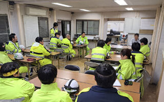 支社長パト 名神高速道路下り線追越車線規制（岐阜営業所）