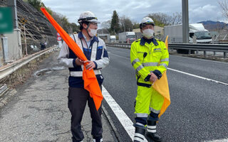 所長パト 中央自動車道上り線2/3走行規制（八王子多摩営業所）