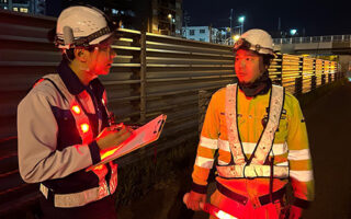 安全パト 道央自動車道上り線走行車線規制（札幌営業所）
