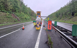 支社長パト 道央自動車道　北路線上り線追越車線規制（江別営業所）