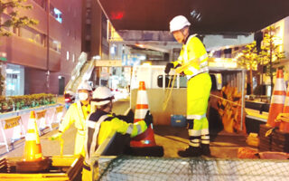 安全パト 国道246号線下り線右車線規制（港北営業所）