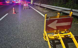 支社長パト 中国自動車道下り線ランプ規制（神戸西営業所）