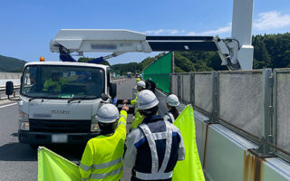 安全課パトロール 上信越自動車道上り線走行車線規制（長野営業所）