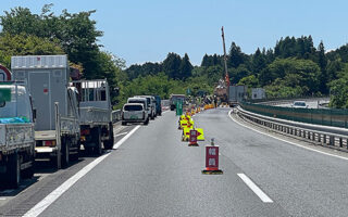 安全課パトロール 中央道下り線走行車線規制（飯田営業所）