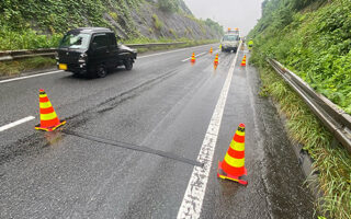 所長パトロール 中央自動車道下り線走行車線規制（大月営業所）
