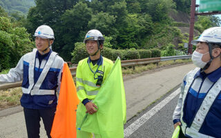 役員パトロール 中央自動車道上り線登坂車線規制（大月営業所）