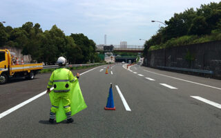 安全パトロール 首都高速道路湾岸線西行き右VA+横浜横須賀道路金沢支線上り追越規制（港北営業所）