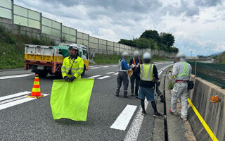 設置パトロール 中央自動車道下り線追越車線規制（飯田営業所）