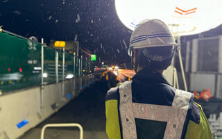 安全パトロール 長野自動車道下り線車線規制（諏訪営業所）