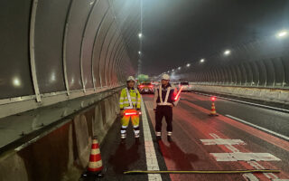 安全パトロール 名古屋第二環状自動車道外回り走行車線規制（名古屋営業所）