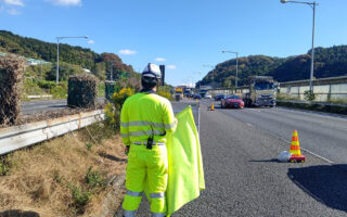 安全パトロール 東名高速道路下り線右ルート閉鎖（御殿場営業所）