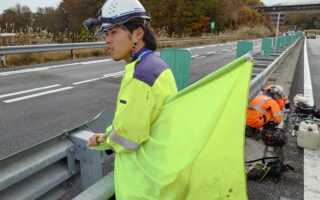 安全パトロール 中央自動車道下り線追越車線規制（松本営業所）