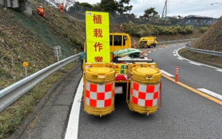 安全パトロール 中央自動車道片側交互通行規制（八王子維持営業所）