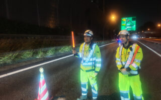 安全パトロール 名神高速道路上り線追越車線規制（西宮営業所）