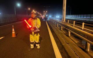 営業所パトロール道央自動車道下り線追越車線規制（札幌営業所）