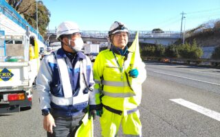 設置パトロール 東名高速道路上り線付加車線規制（横浜町田営業所）