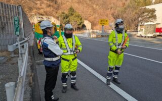 安全課パトロール 上信越自動車道下り線走行車線規制（佐久営業所）