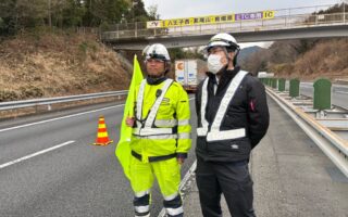 安全課パトロール 中央道下り線追越車線規制（八王子多摩営業所）