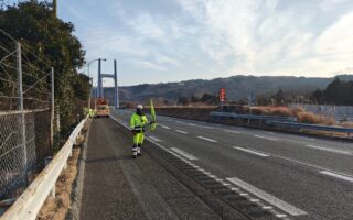 営業所パトロール 東名高速道路上り線追越車線規制（御殿場営業所）