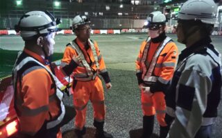 安全パトロール　横浜新道上り線追越車線規制（港北営業所）