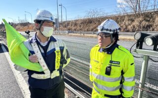 設置パトロール 関越自動車道上り線追越車線規制（高崎営業所）