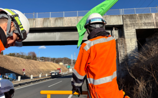 撤去パトロール 中央道下り線路肩規制（八王子維持営業所）
