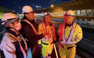 設置パトロール 関越自動車道下り線走行車線規制（太田桐生営業所）