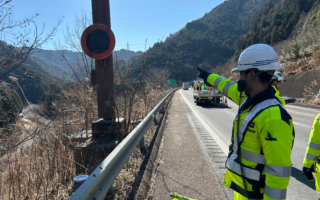 設置パトロール 東海北陸自動車道上り線走行車線規制（岐阜営業所）