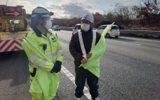 営業所パトロール 東名高速道路上り線走行車線規制（御殿場営業所）